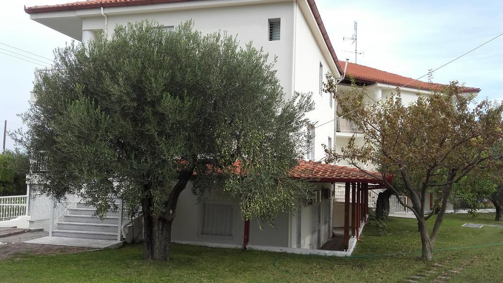 Bella Grecia Aparthotel Hanioti Exterior photo