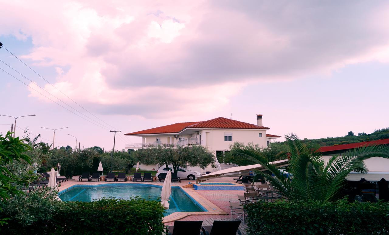Bella Grecia Aparthotel Hanioti Exterior photo