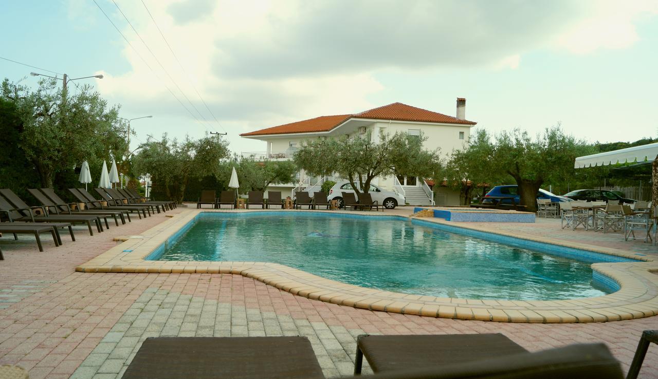 Bella Grecia Aparthotel Hanioti Exterior photo