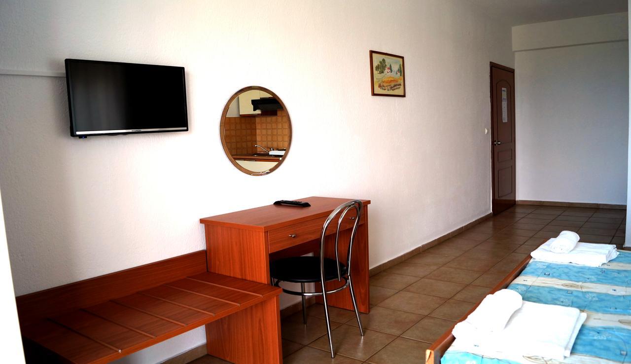 Bella Grecia Aparthotel Hanioti Exterior photo