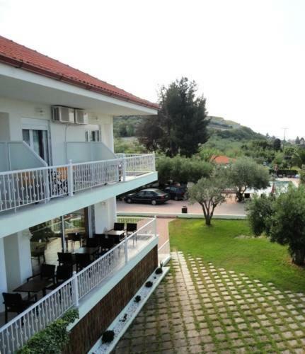 Bella Grecia Aparthotel Hanioti Exterior photo